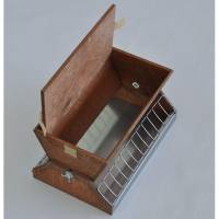 Кормушка бункерная деревянная 4л